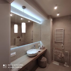 minimalistyczna, nowoczesna lazienka, stylowe dodatki, dobra organizacja przestrzeni